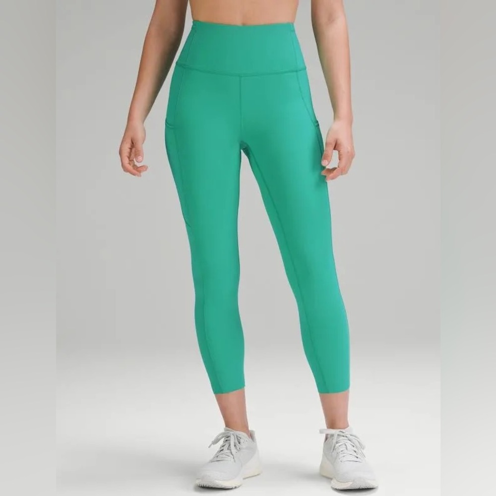 Lululemon Fast and Free High Rise Crop 23” Size 10 Kelly Green